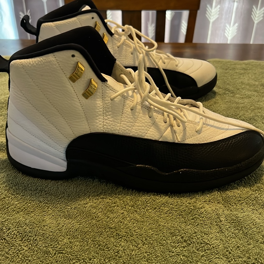 Air Jordan 12 Retro 'Taxi' 2013 (Rare)